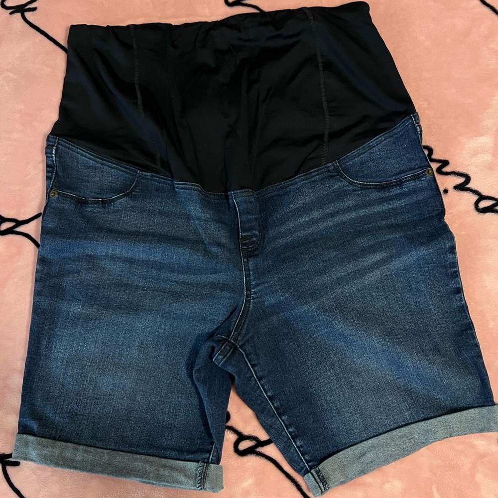 Plus size women’s maternity Bermuda jean shorts size 16